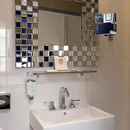 Petit Madeleine 3* Parigi