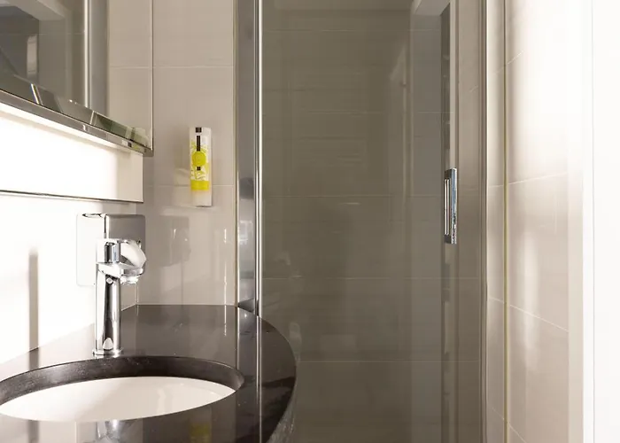 小马德琳酒店 巴黎