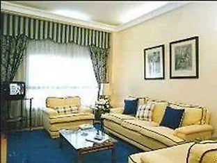 小马德琳酒店 酒店