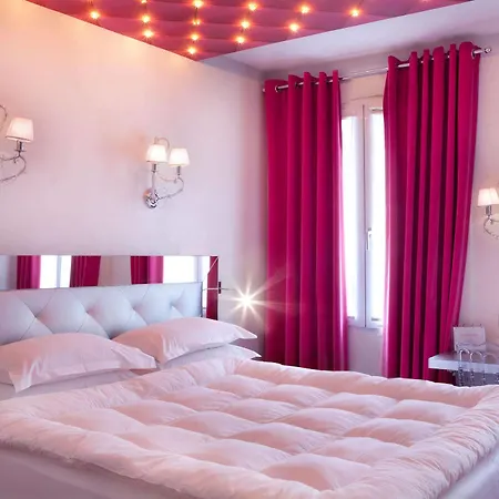 Hotel Petit Madeleine 3*